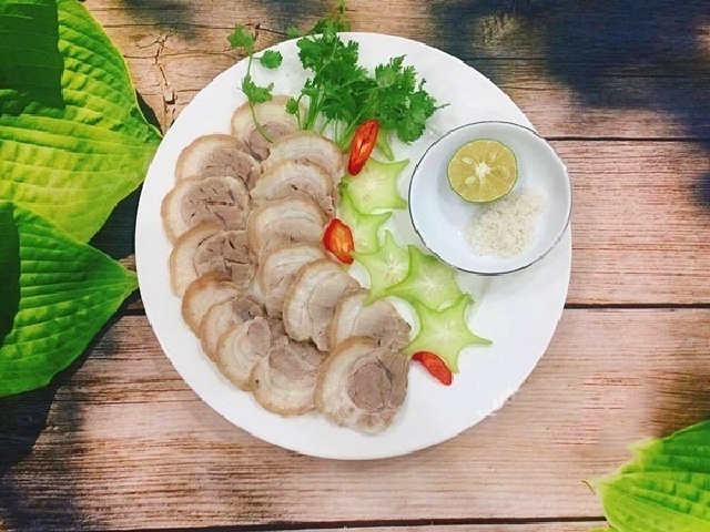 món thịt chân giò luộc